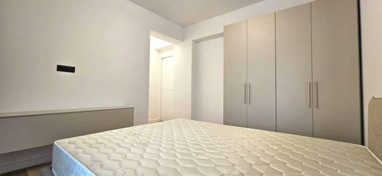 de inchiriat apartament semidecomandat cu 3 camere  in Aviatiei 