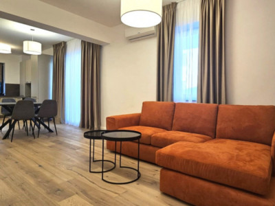 de inchiriat apartament semidecomandat cu 3 camere  in Aviatiei 