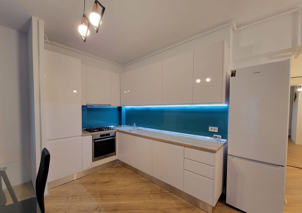 Inchiriere apartament 3 camere, complex 4City Pipera parcare inclusă