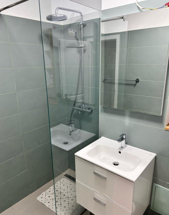 Apt cu 3 camere - inchiriere