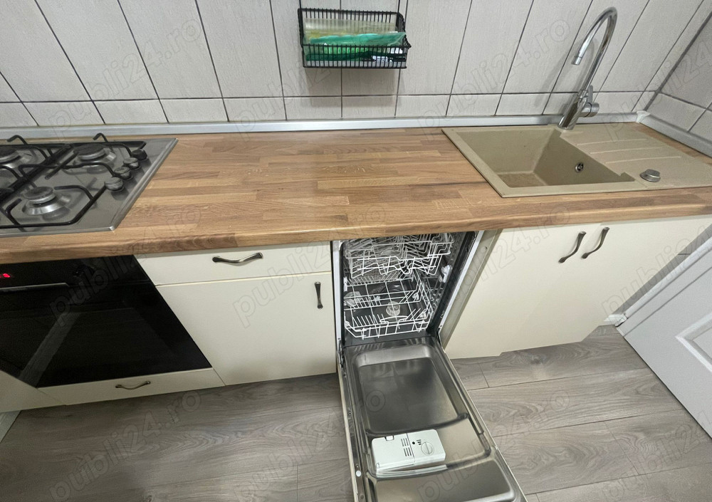 Apt cu 3 camere - inchiriere