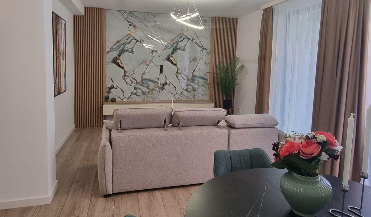 Prima inchiriere, vila stil duplex, 6 camere, 2 locuri de parcare, Veris Pipera