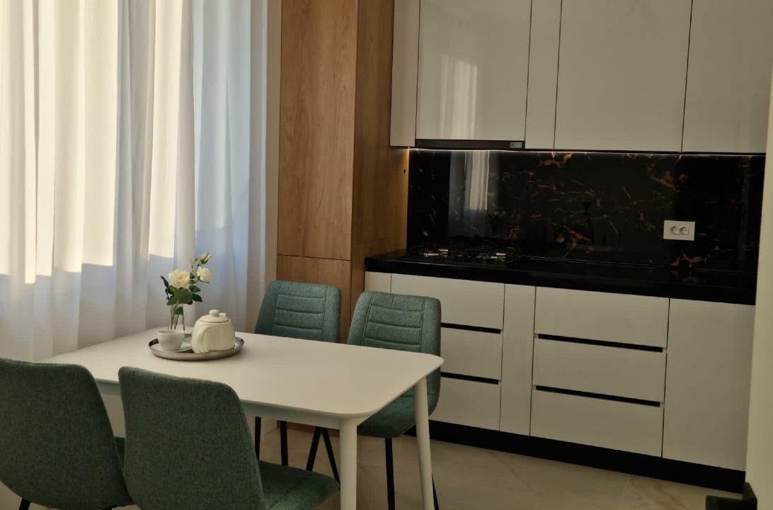 Prima inchiriere, vila stil duplex, 6 camere, 2 locuri de parcare, Veris Pipera