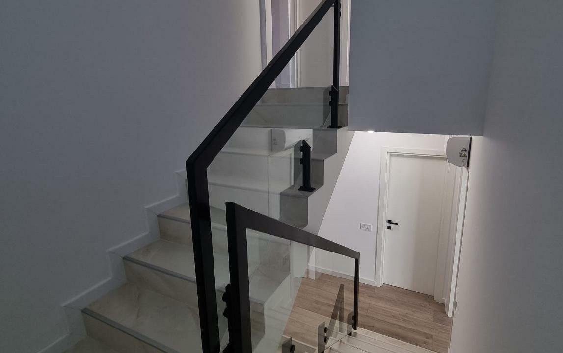 Prima inchiriere, vila stil duplex, 6 camere, 2 locuri de parcare, Veris Pipera