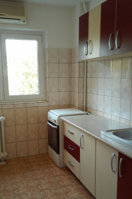 Apartament semidecomandat cu 2 camere  in 1 Mai 