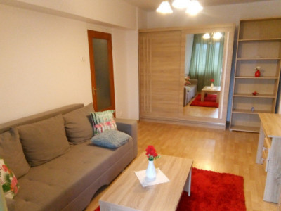 Apartament semidecomandat cu 2 camere  in 1 Mai 