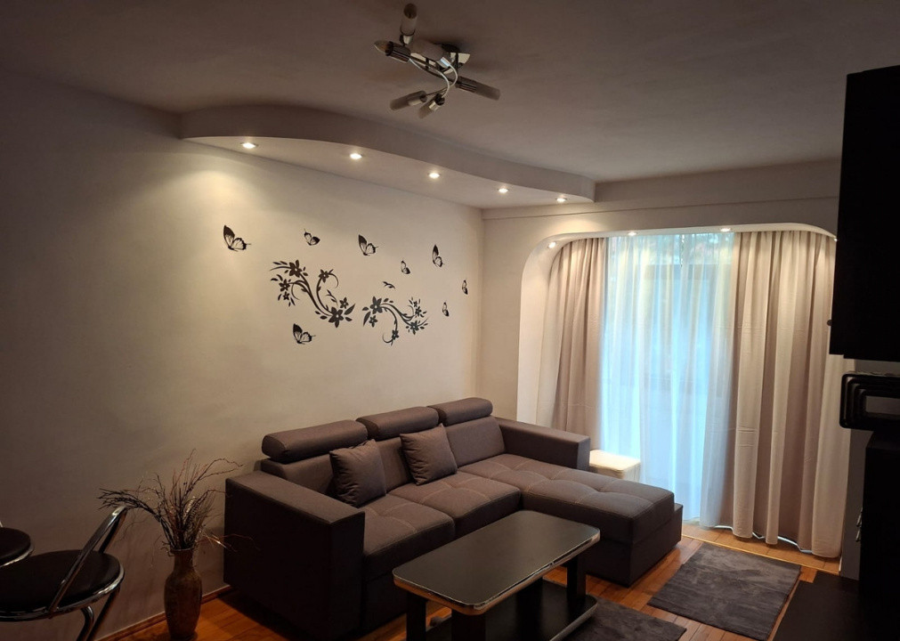Apartament de 3 camere, zona Doamna Ghica