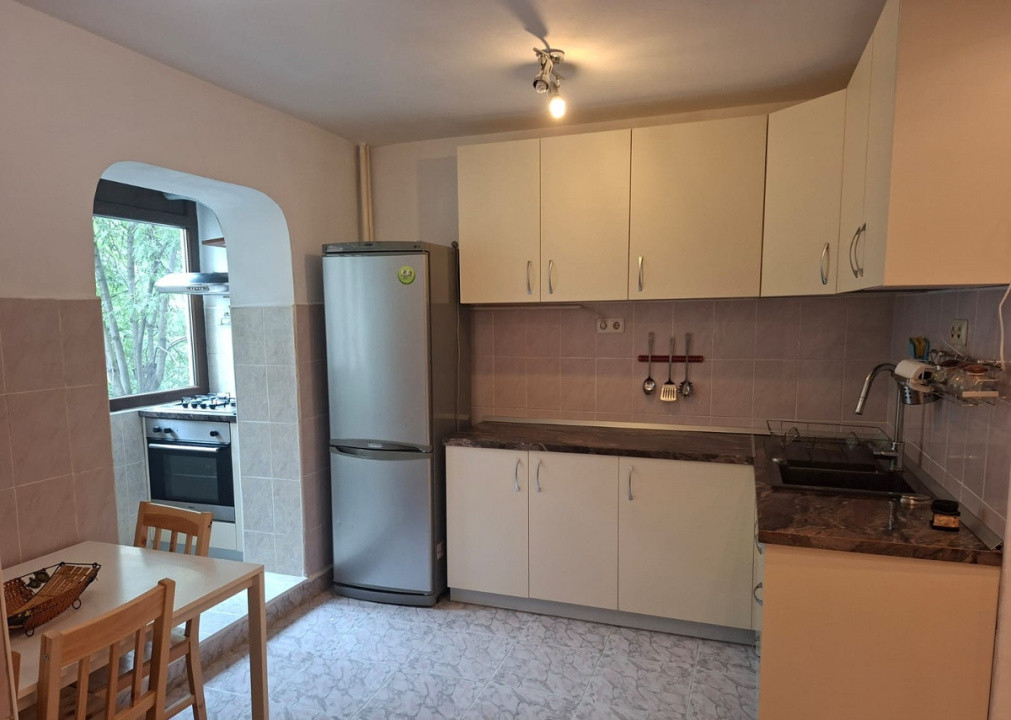 Apartament de 3 camere, zona Doamna Ghica