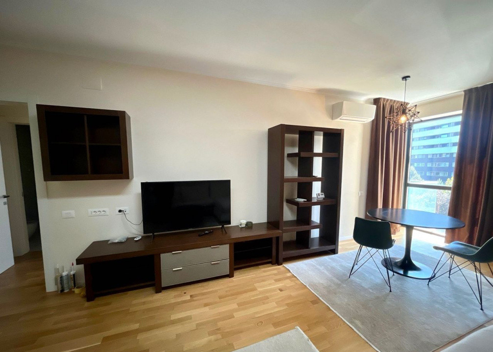 Apartament semidecomandat cu 2 camere  in Aviatiei 