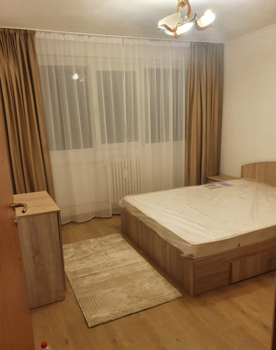 Apartament decomandat cu 2 camere  in zona Eroii Revolutiei 