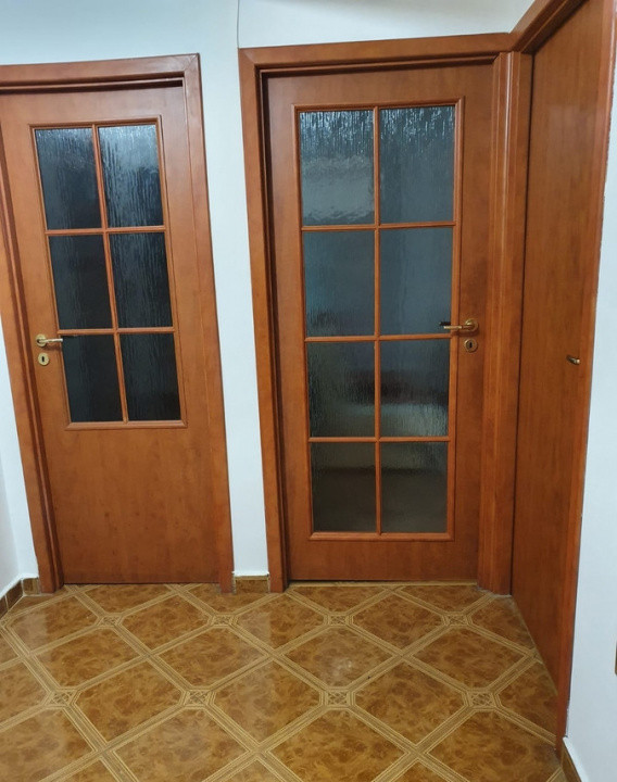 Apartament decomandat cu 2 camere  in zona Eroii Revolutiei 