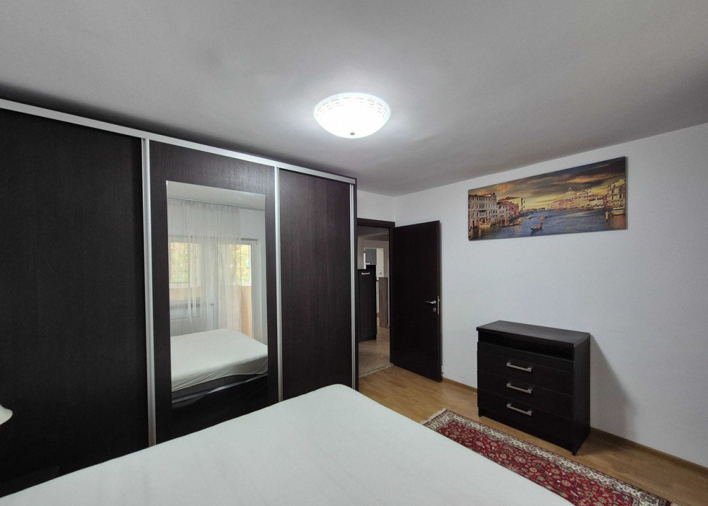 Apartament decomandat cu 3 camere  in Vitan 
