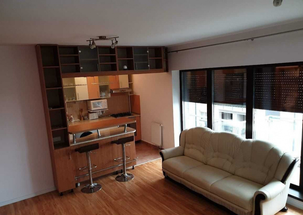 Apartament decomandat cu 2 camere  in Titan 