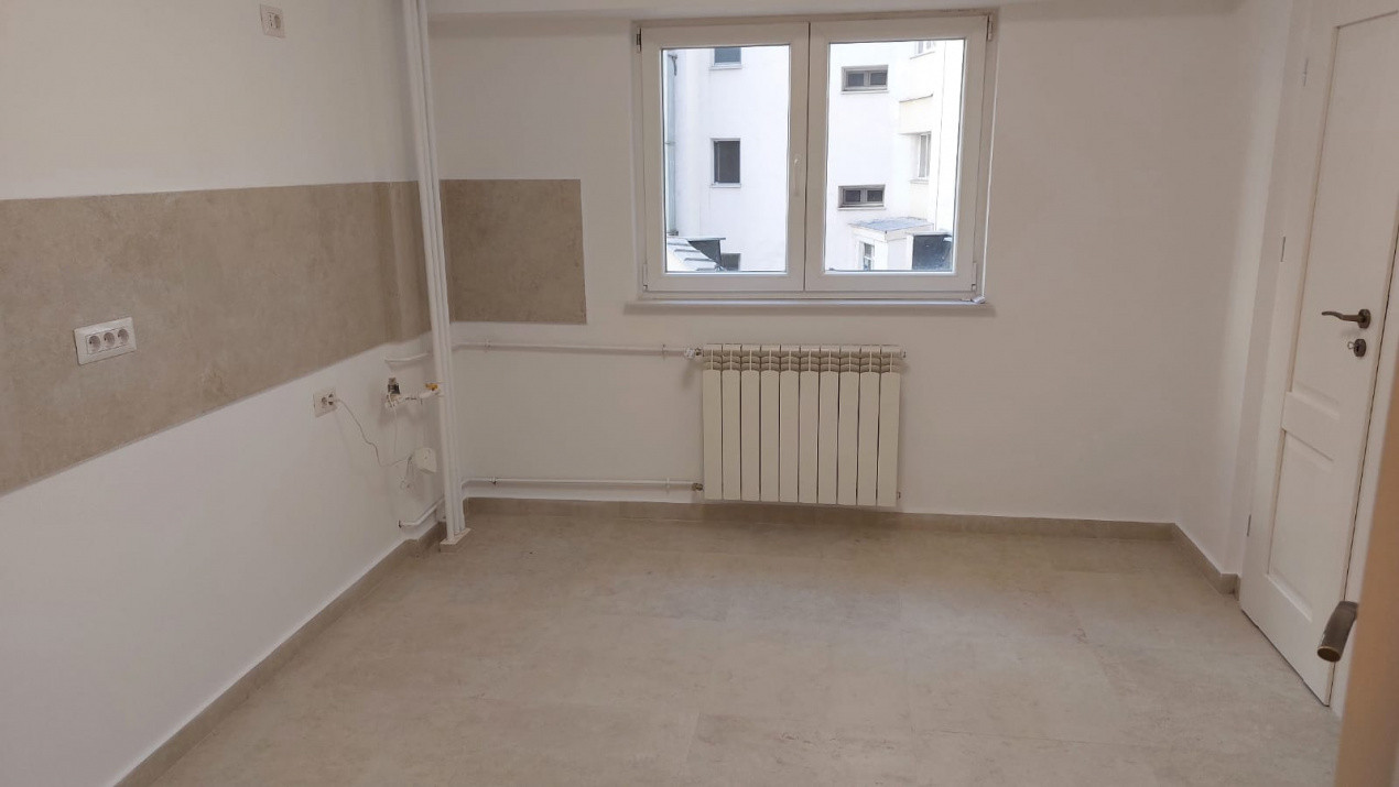 Apartament 4 camere, Piața Universității 