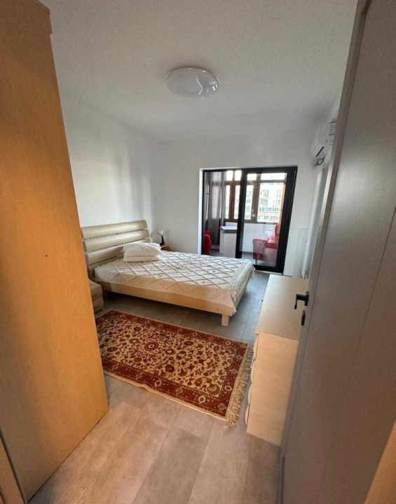 Apartament semidecomandat cu 3 camere  in Lujerului 