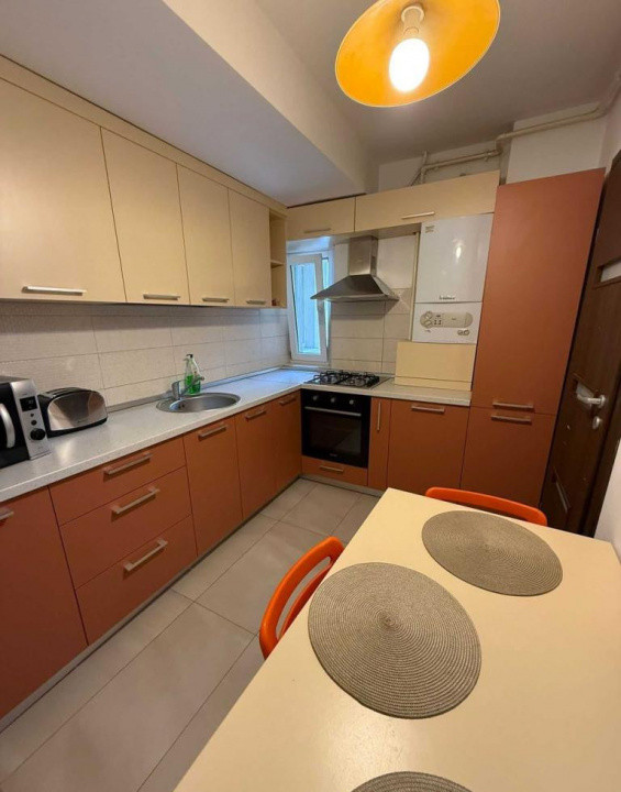 Apartament decomandat cu 2 camere  in 13 Septembrie 