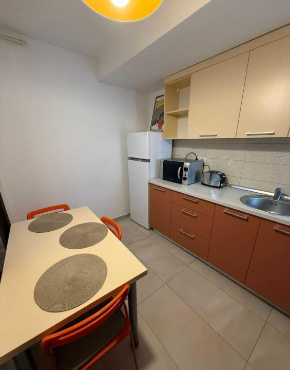 Apartament decomandat cu 2 camere  in 13 Septembrie 