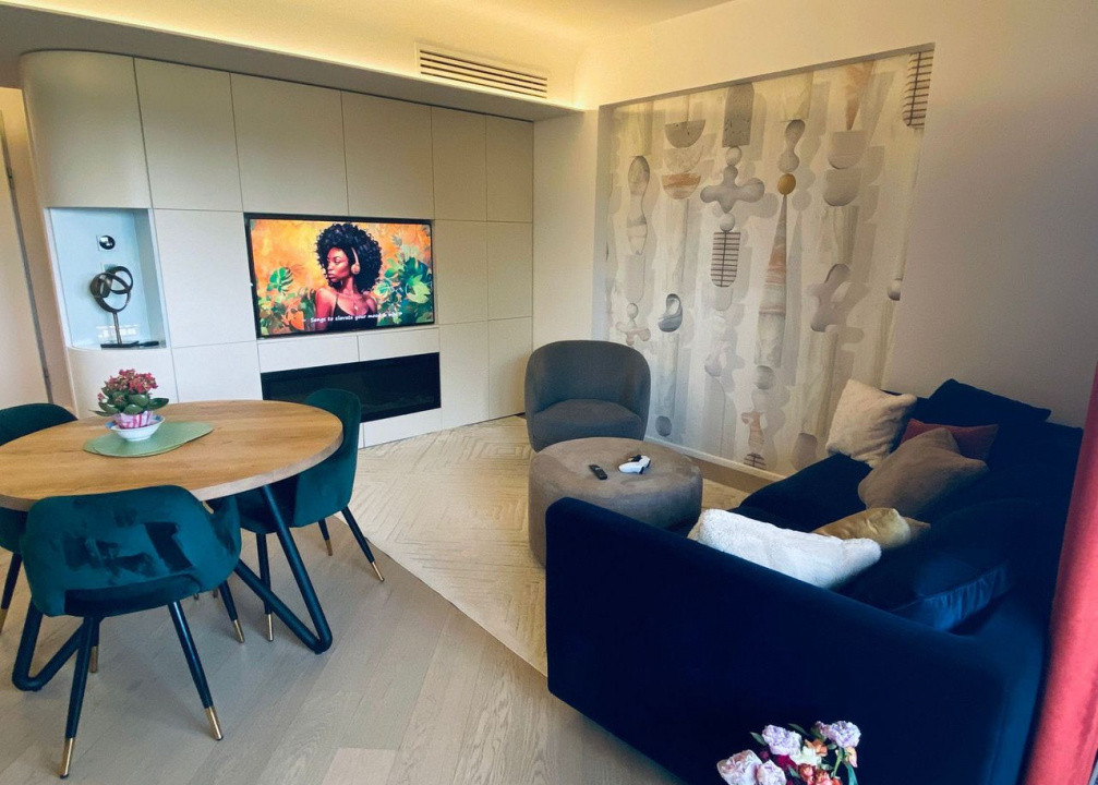 Apartament semidecomandat cu 3 camere  in Cotroceni 
