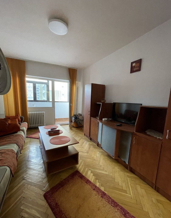 Apartament decomandat cu 3 camere, Bucur Obor 
