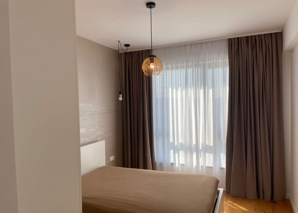 Apartament decomandat cu 2 camere  in Vacaresti 
