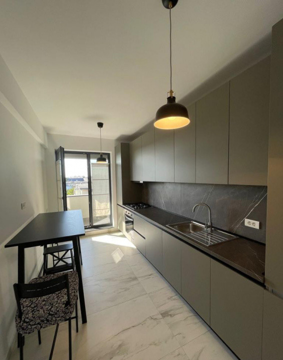 Apartament decomandat cu 2 camere  in Vacaresti 