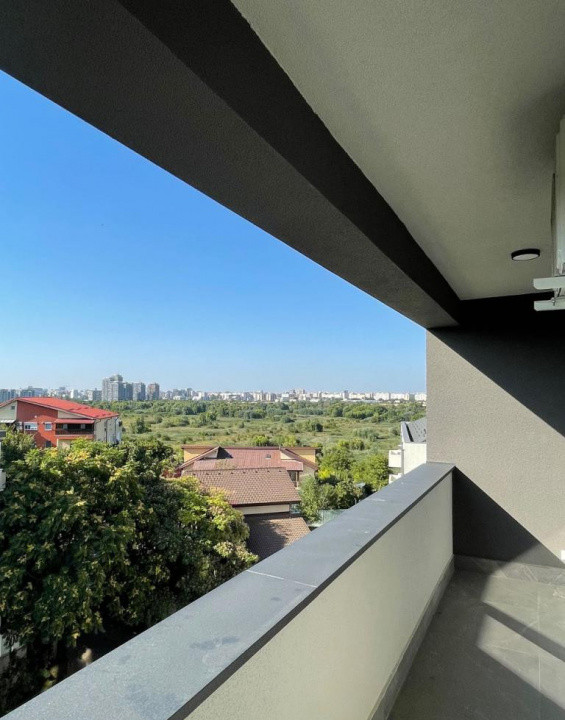 Apartament decomandat cu 2 camere  in Vacaresti 