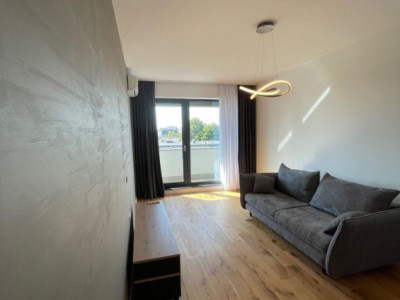 Apartament decomandat cu 2 camere  in Vacaresti 