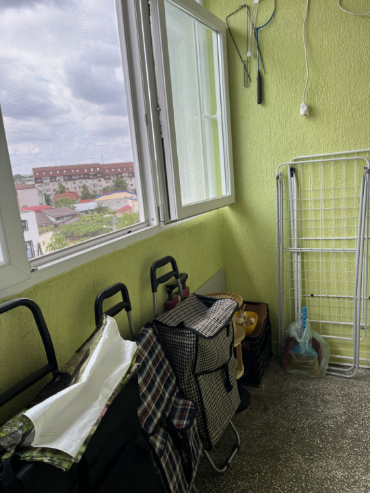 Apartament 3 camere, 65 mp, dec, centrală, reabilitat, metrou, zona Dristor