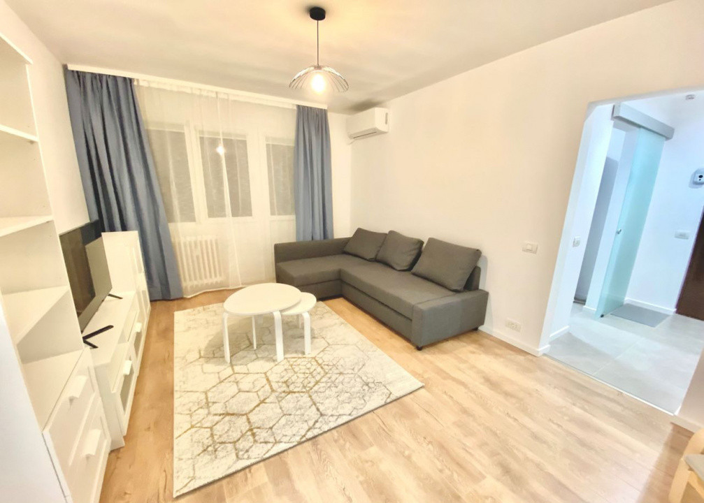 de inchiriat apartament semidecomandat cu 2 camere  in Titan 