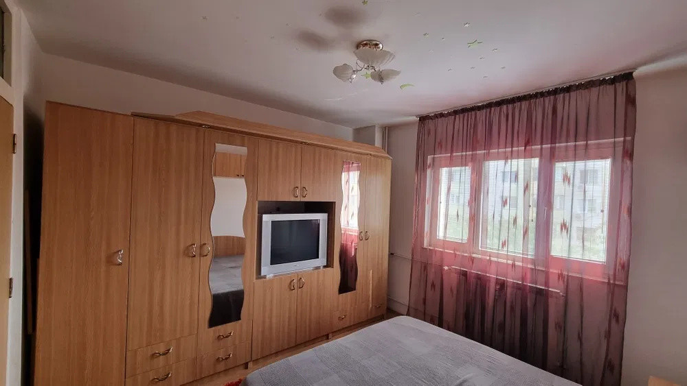Apartament decomandat cu 2 camere in zona Tei 