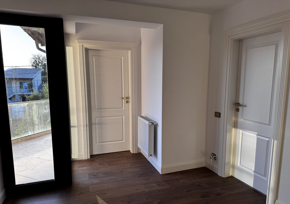 Casa individuala, 160 mp, 5 camere, terasa, curte, parcare, zona Bucurestii Noi