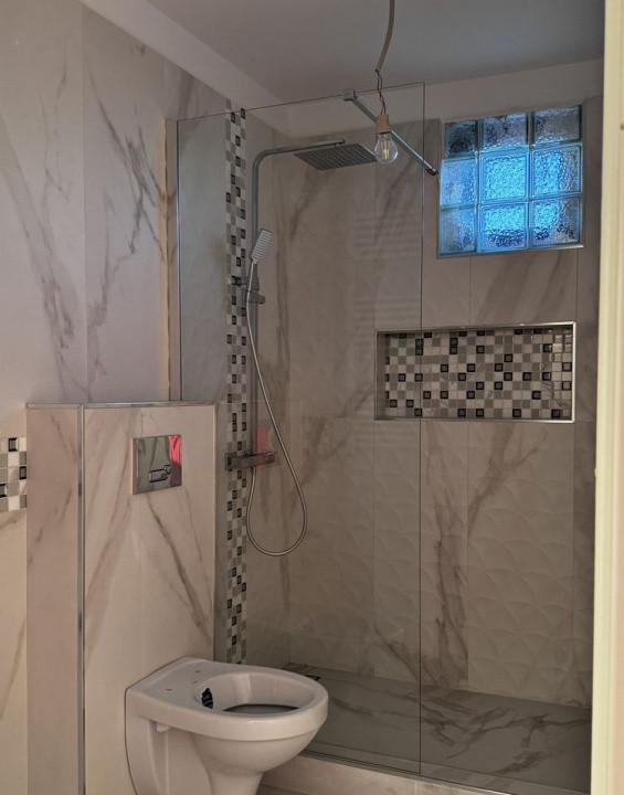 Casa individuala, 160 mp, 5 camere, terasa, curte, parcare, zona Bucurestii Noi