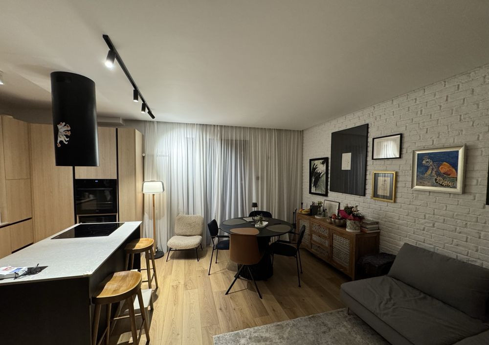 Casa individuala, 180 mp, 4 camere, modern,terasa, curte, parcare, zona Aviatiei