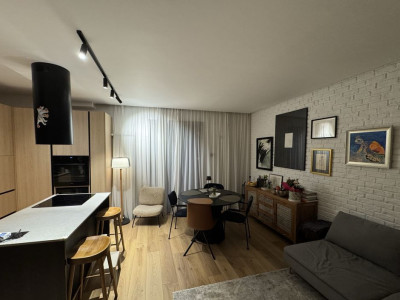 Casa individuala, 180 mp, 4 camere, modern,terasa, curte, parcare, zona Aviatiei