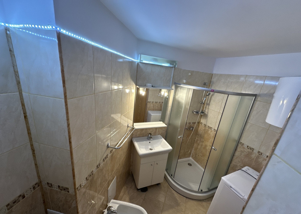 Apartament de inchiriat - 2 camere - 67mp - zona Decebal