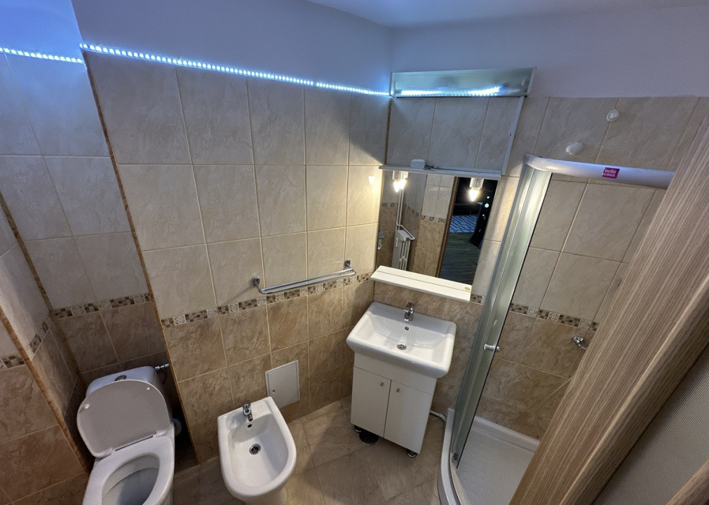 Apartament de inchiriat - 2 camere - 67mp - zona Decebal