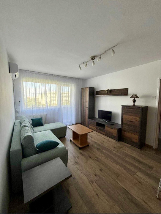 Apartament Titan, Piața Miniș