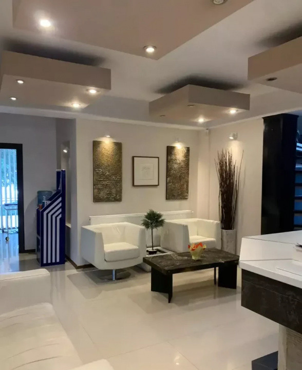 Spatiu comercial, 100 mp, parter+etaj, stradal cu vad excelent, zona Voluntari