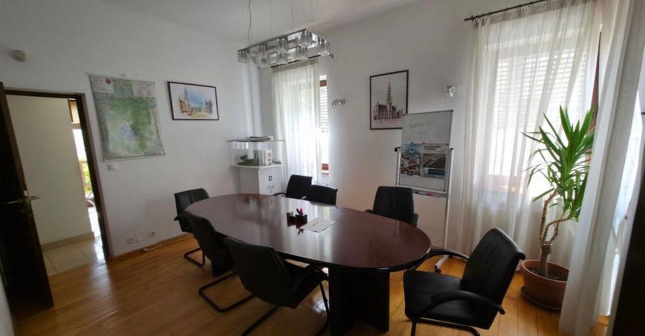 Vila individuala, 8 camere, gradina, terasa, parcare, zona Cotroceni