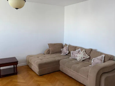 Apartament semidecomandat cu 3 camere, in zona Panduri 