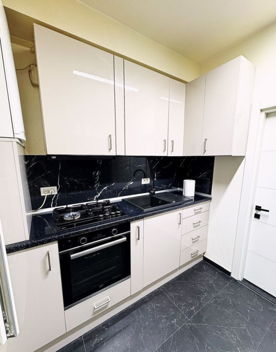 Apartament semidecomandat cu 2 camere, in zona Cotroceni 