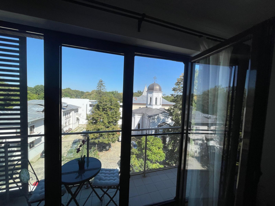 Apartament 3 camere lux cu terasă și parcare – Piața Victoriei