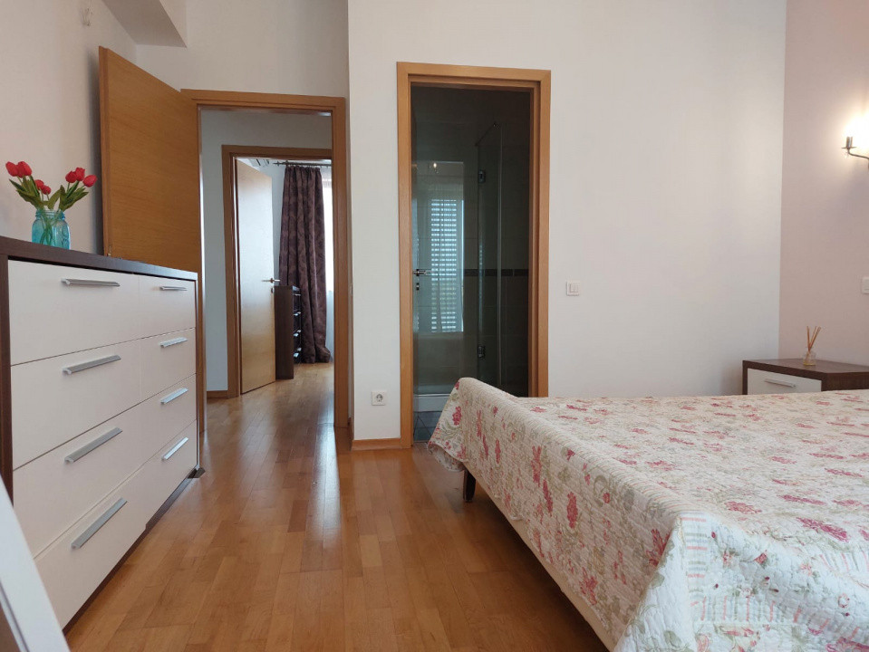 Apartament 3 camere lux cu terasă și parcare – Piața Victoriei