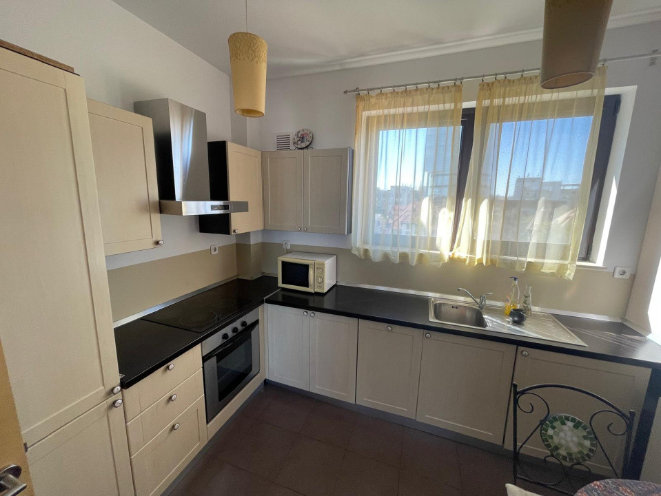 Apartament 3 camere lux cu terasă și parcare – Piața Victoriei