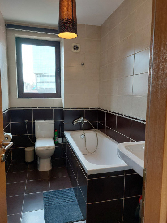 Apartament 3 camere lux cu terasă și parcare – Piața Victoriei