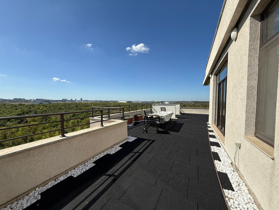 Penthouse spectaculos 180 mp cu terasă panoramică Băneasa  2.800 €