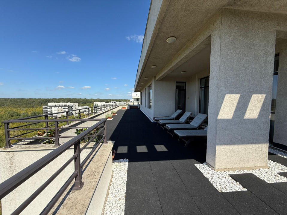 Penthouse spectaculos 180 mp cu terasă panoramică Băneasa  2.800 €