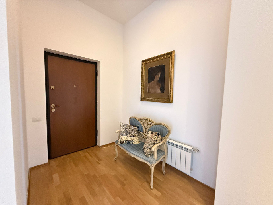 Penthouse spectaculos 180 mp cu terasă panoramică Băneasa  2.800 €