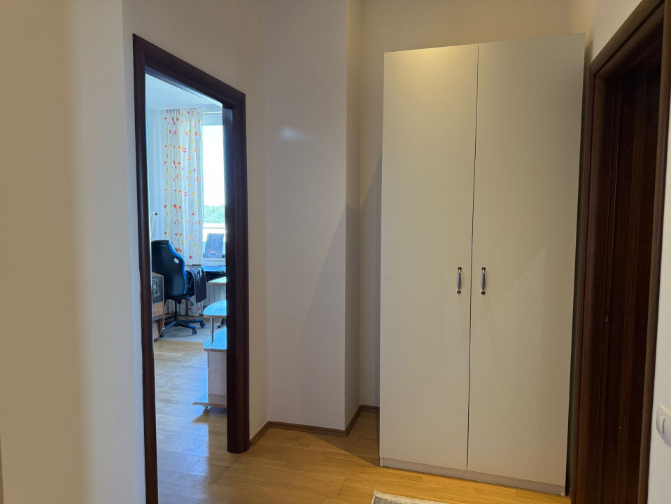 Penthouse spectaculos 180 mp cu terasă panoramică Băneasa  2.800 €
