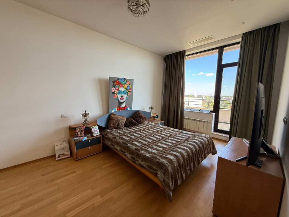Penthouse spectaculos 180 mp cu terasă panoramică Băneasa  2.800 €